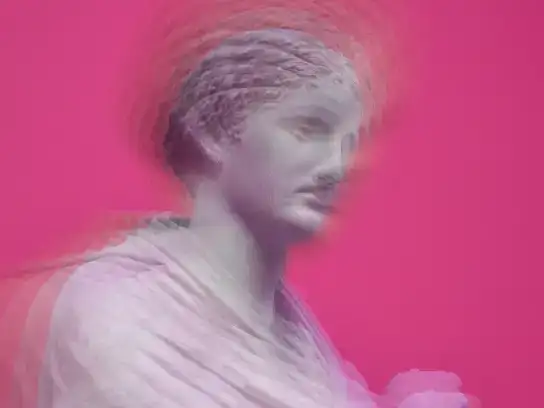 Delayed copies of the image accumulate at an offset, each one fainter than the last, so movement arrives repeatedly in slightly wrong positions